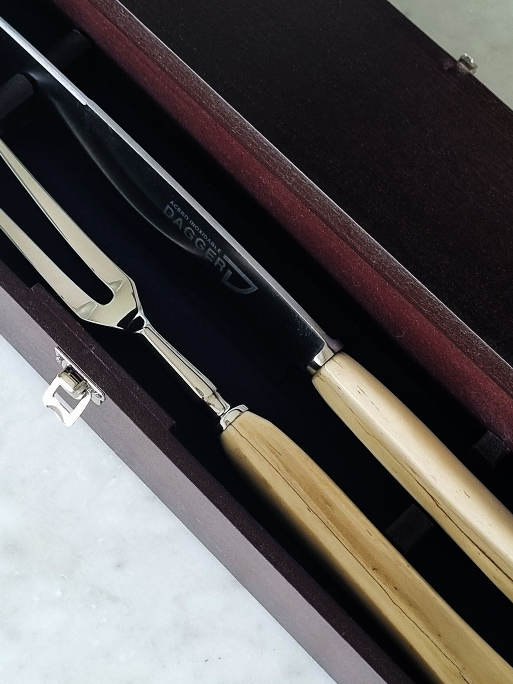 Criolla 420 stainless steel carving knife with 8 inch blade