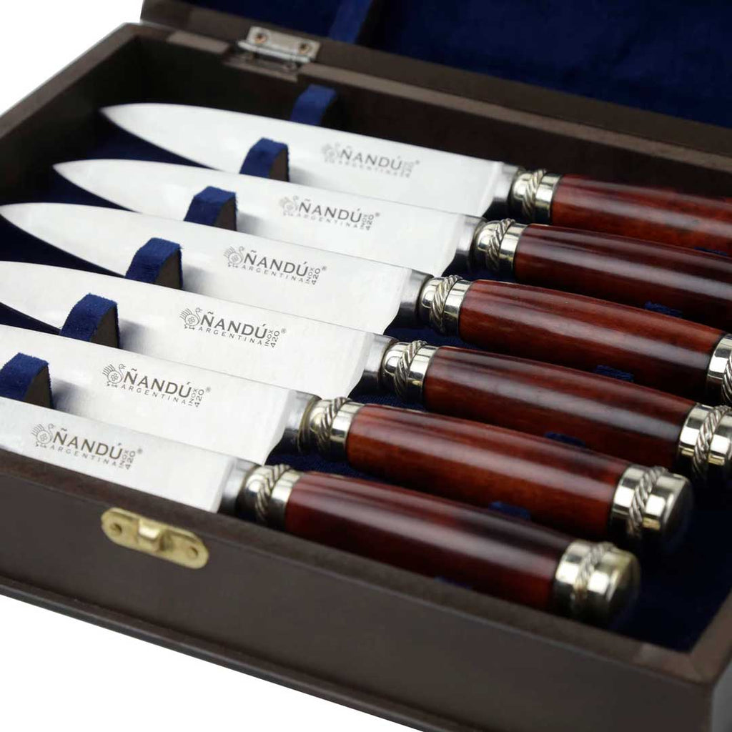 Quebracho steak knives set in wooden case